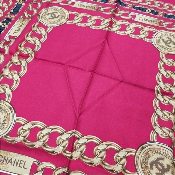Chanel scarf 100% silk made in Italy royal chains with red fabric - Picture 10 of 10